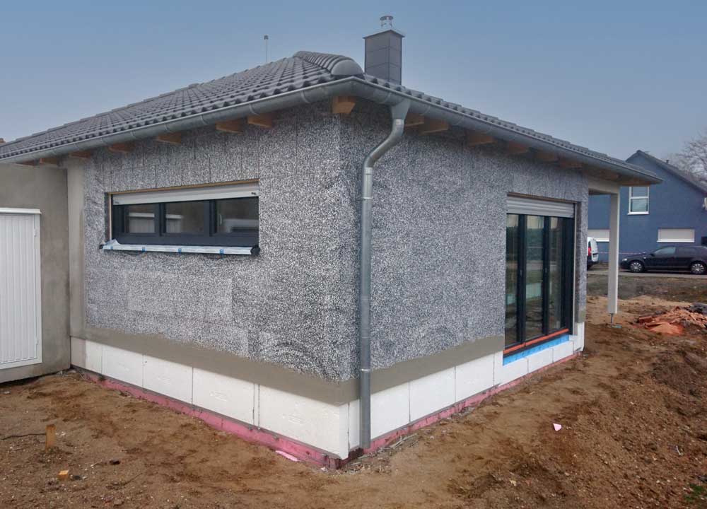 Bauunternehmen Pierdel in Finsterwalde - Wärmedämmverbundsysteme (WDVS), Innenputz, Estrich - Neubau und Altbausanierung, - Oberputz, Glattputz, Strukturputz, Kratzputz, Rillenputz, Besenstrich